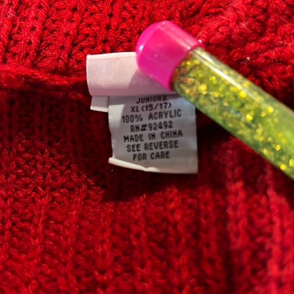 Red Look @ Me knit sweater. Cute and comfy in great condition. Junior XL (15/17) - Picture 6 of 7